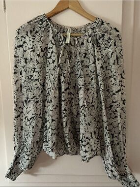 Anthropologie Black & White Floral Lace-Print Peasant Blouse